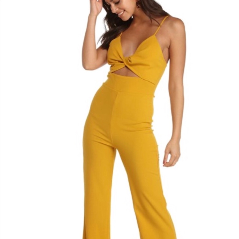 Yellow Jumpsuit #PerfectforFall Date/Party Night
